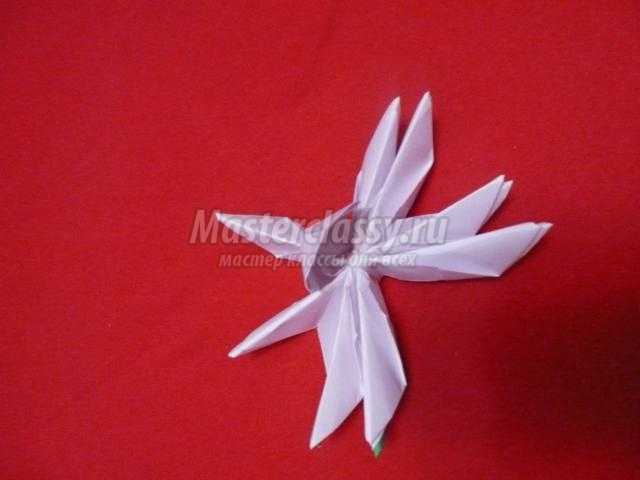 лилия в технике оригами своими руками