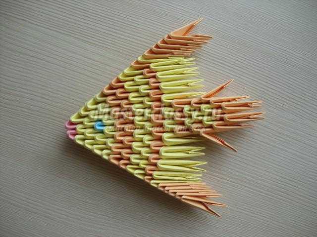 золотая рыбка в технике модульного оригами