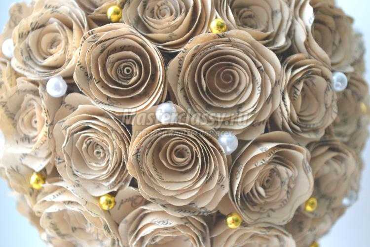 топиарий из бумажных роз