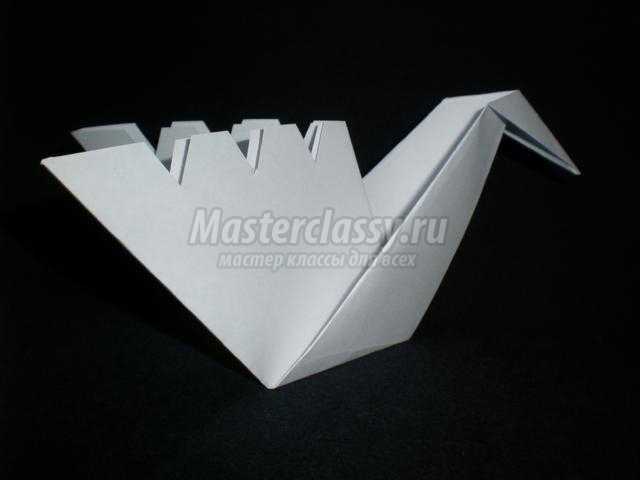 лебедь в технике оригами
