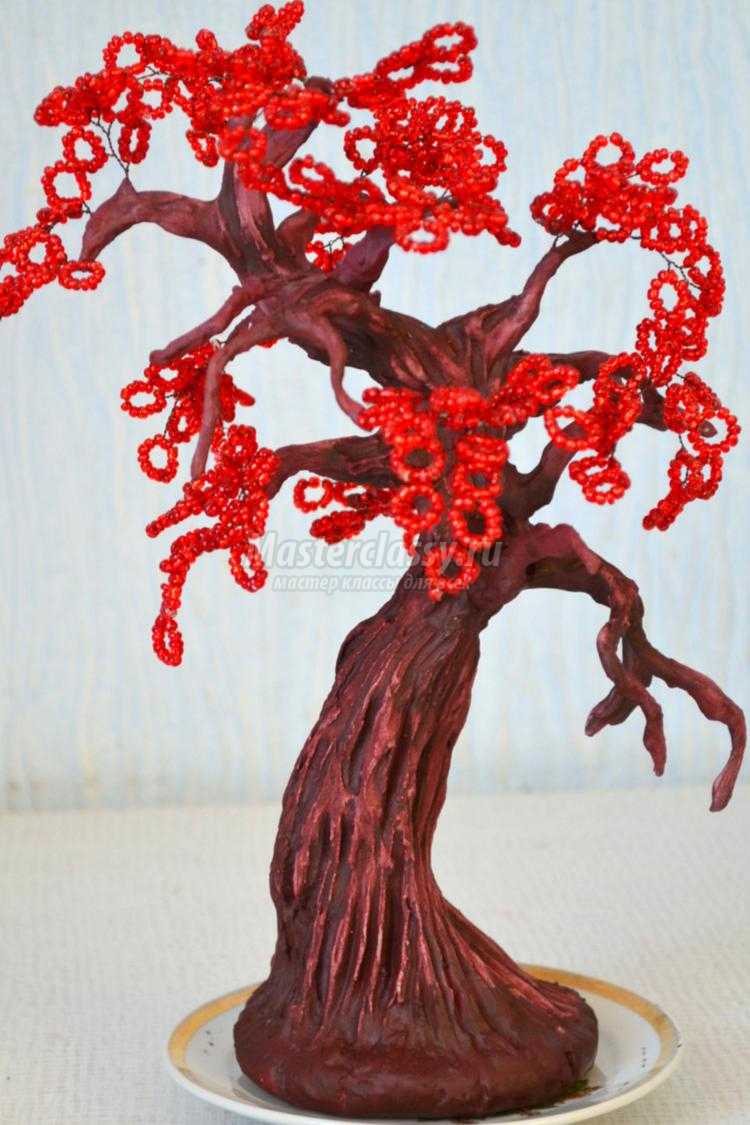 красное дерево из бисера своими руками