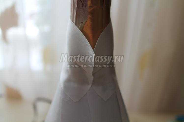 одежда для шампанского. Жених и невеста в украинском стиле