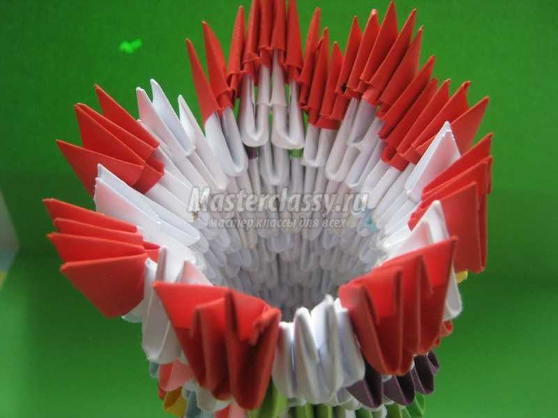 ваза в технике модульного оригами