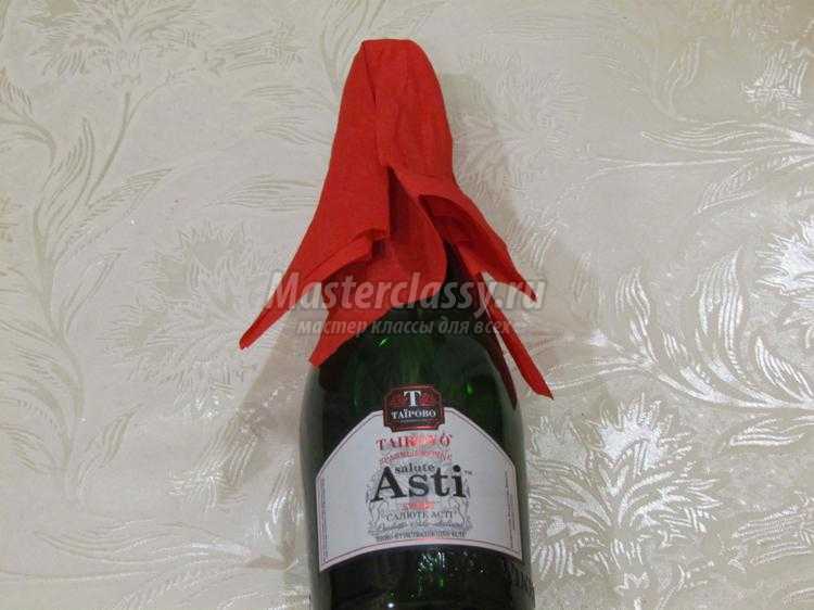 декор бутылки шампанского на Новый год