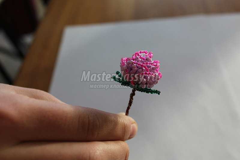 кустовые розы из бисера фото