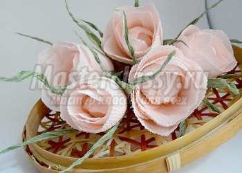 Чайные розы из гофрированной бумаги. Мастер-класс с фото пошагово