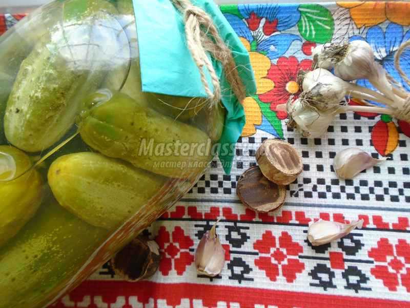 Рецепт маринованных огурцов с чесноком