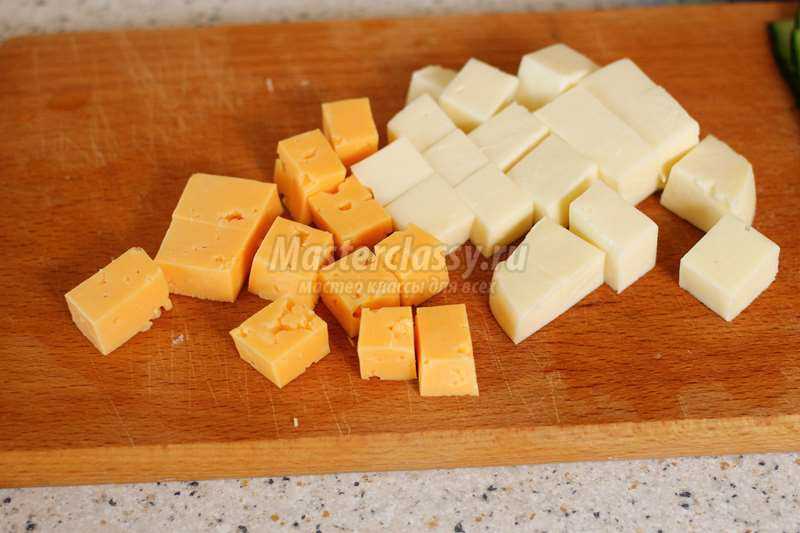 Легкая закуска из огурцов с сыром
